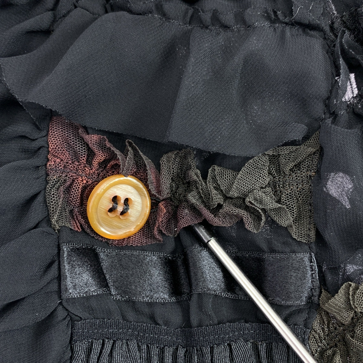 COMME des GARÇONS | 2005 秋冬 | 聚酯縮水透明長荷葉邊外套 | L 碼 |