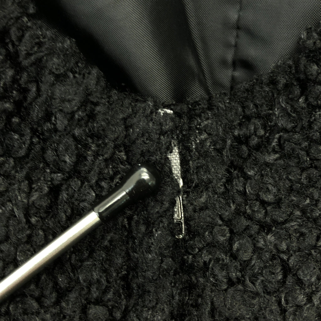 COMME des GARÇONS GIRL | 2017 秋冬系列 | 聚酯連身裙，飾以染色人造毛皮和扇形邊飾 | S 碼 | 黑色 | 女裝