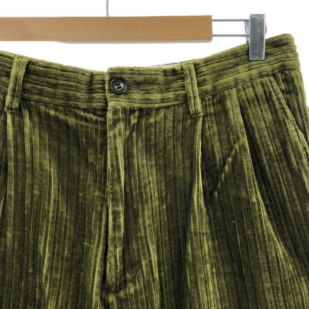 UNIVERSAL PRODUCTS / ユニバーサルプロダクツ | 2TUCK CORDUROY PANTS 太畝コーデュロイ 2タック パンツ | 3 | オリーブ | メンズ