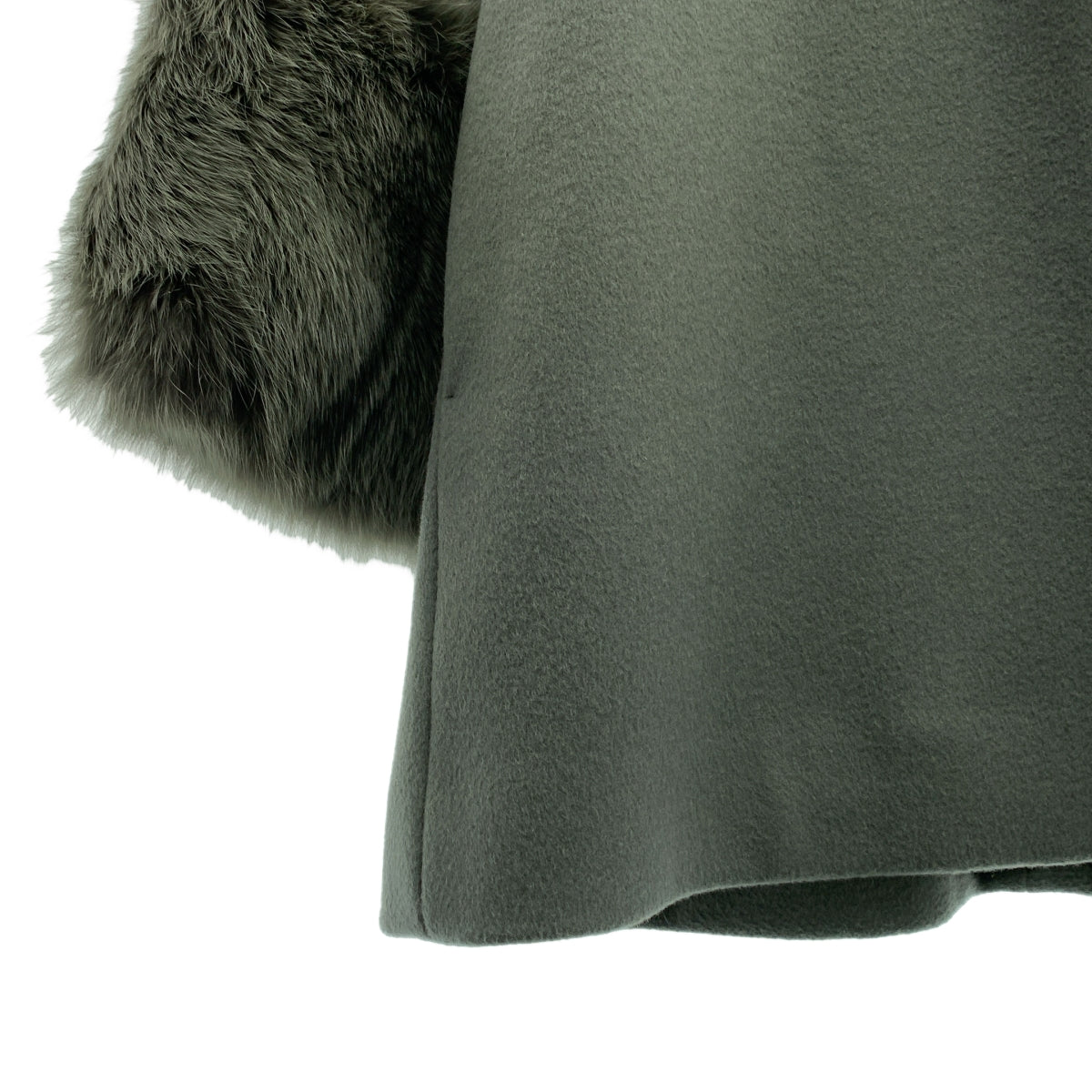 【美品】  UNITED ARROWS / ユナイテッドアローズ | Vノーカラー フォックスファー スリーブ コート | 38 | グリーン系 | レディース