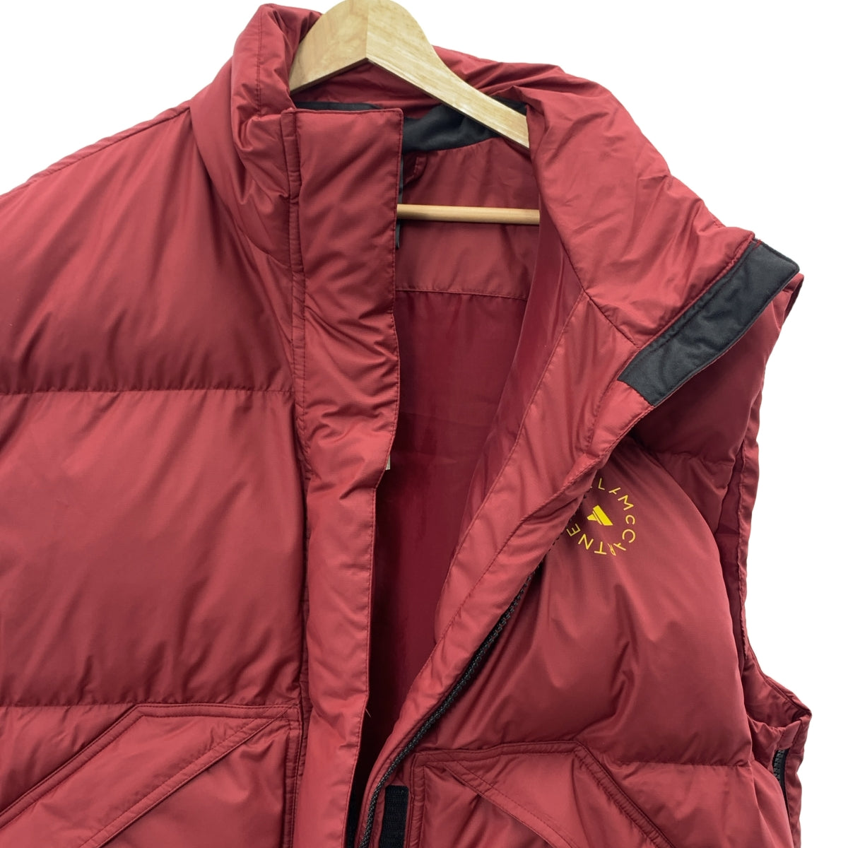 [新品] STELLA McCARTNEY / 斯特拉·麥卡特尼 | 2022AW | ×ADIDAS aSMC RIPSTOP PUFFER GILET 阿迪達斯防撕裂羽絨背心 | XL | 酒紅色 | 女款