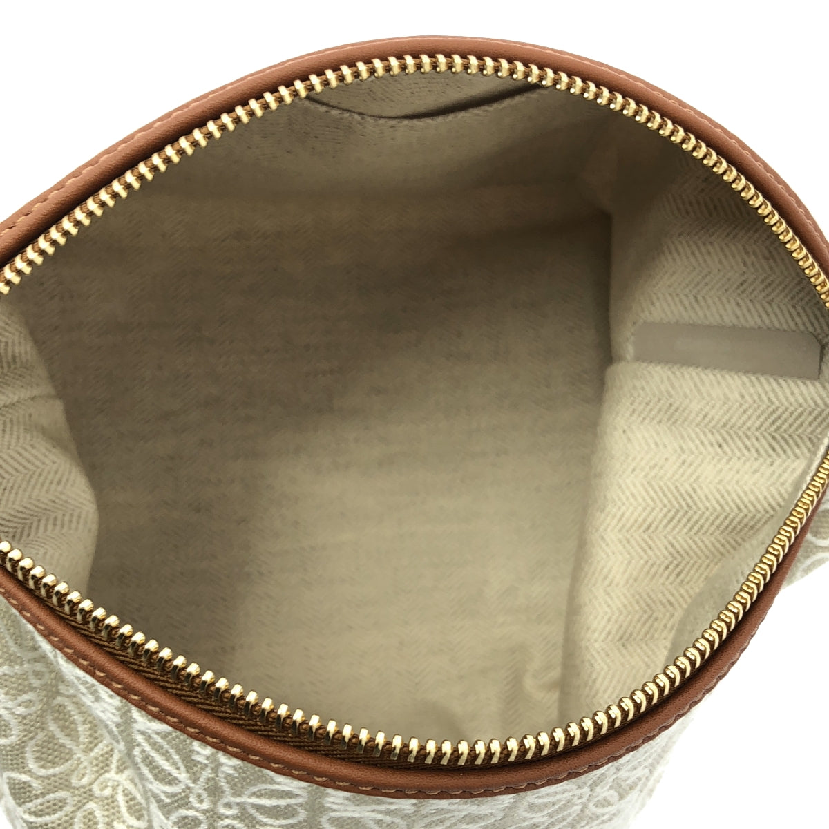 [全新品] LOEWE | CUBE 小號 Anagram 手提包 | 白色/棕色 | 女款