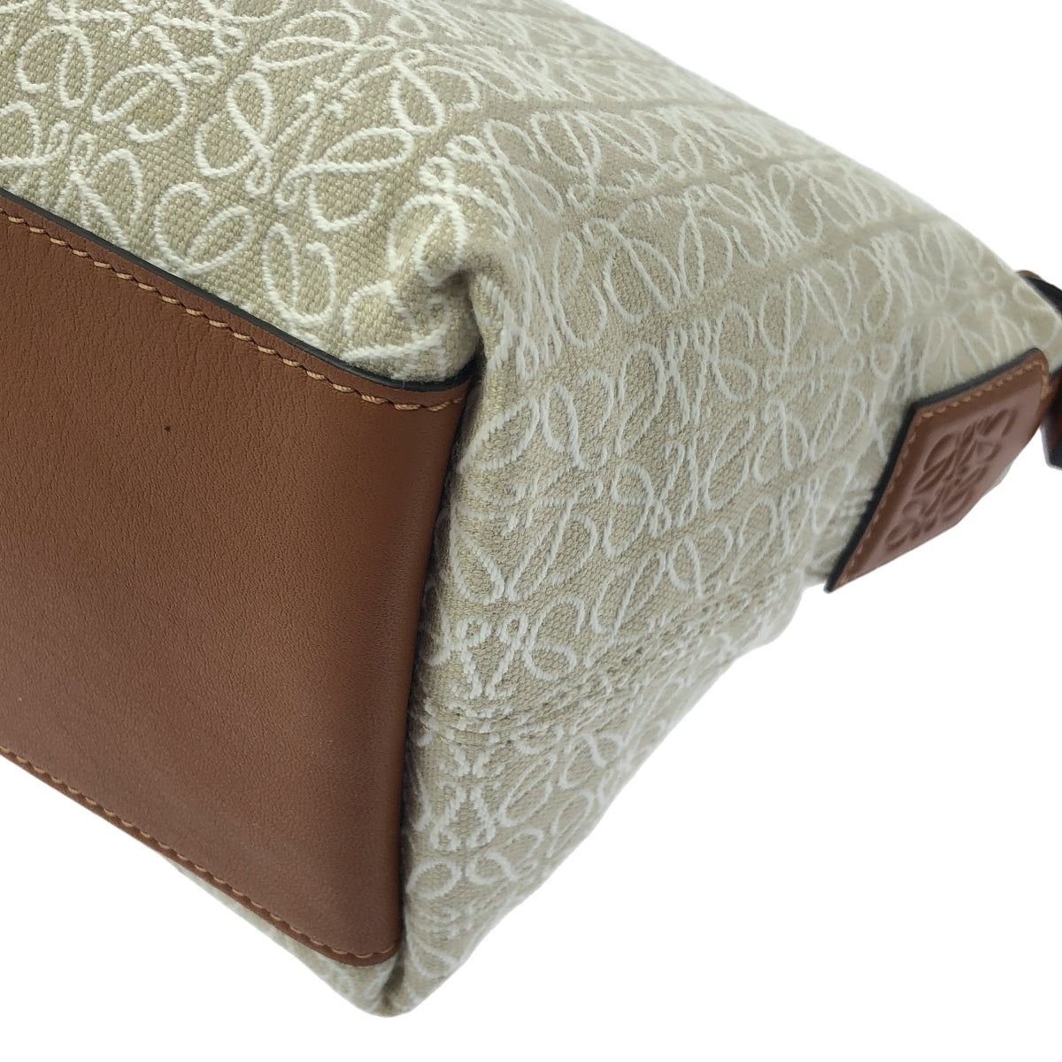 [全新品] LOEWE | CUBE 小號 Anagram 手提包 | 白色/棕色 | 女款