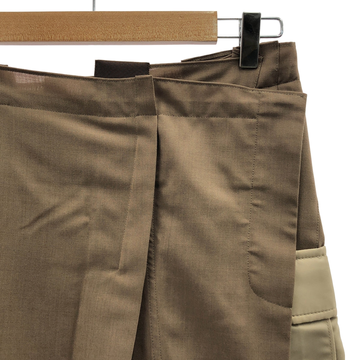 sacai サカイ Satin Mix Chiffon Mix Skirt 赤 sacai] Solid Satin Skirt – MaW SAPPORO