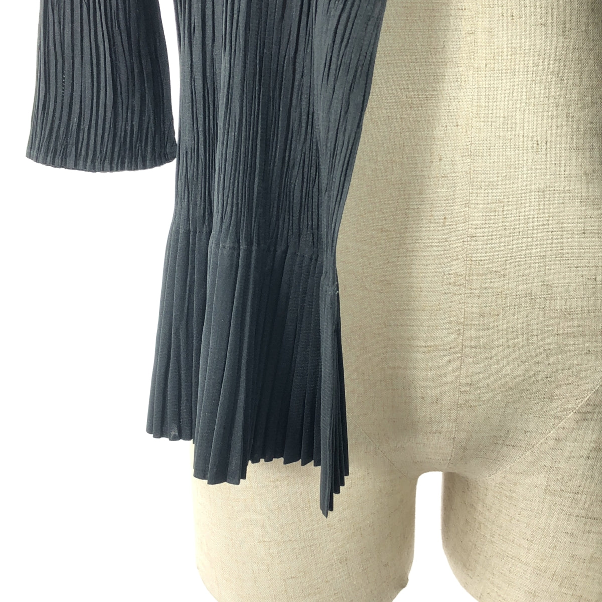 PLEATS PLEASE ISSEY MIYAKE / 플리츠 플리즈 이세이 미야케 | 버튼리스 플리츠 가디건 | 3 | 블랙 | 여성