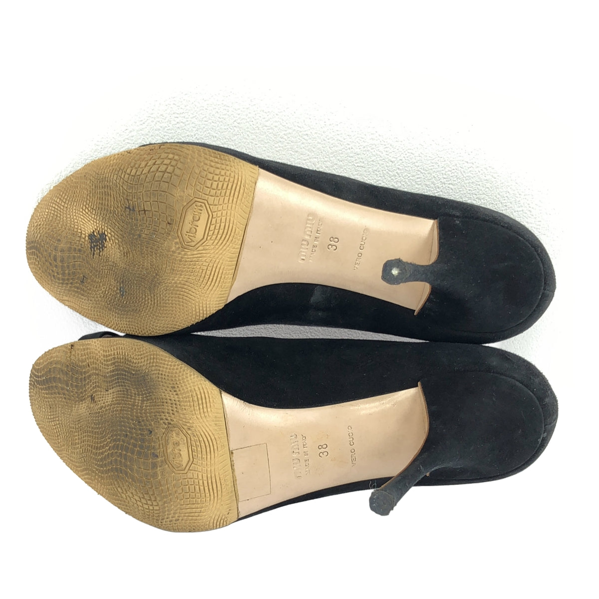 miu miu / 뮤 뮤 | 스웨이드 가죽 힐 펌프스 샌들 | 38 | 블랙 | 여성