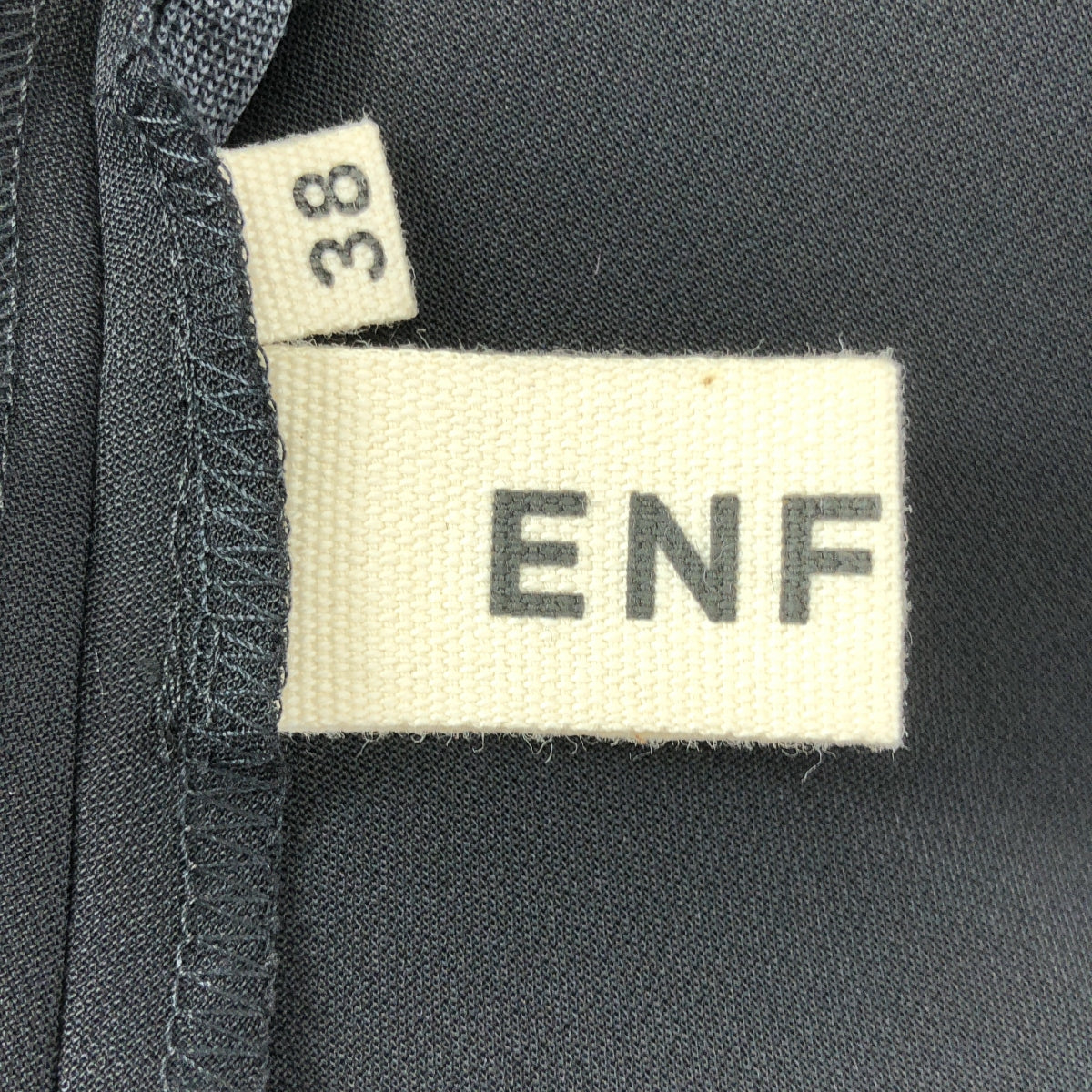 [狀況極佳] ENFOLD | Dry Double-Cloth 不對稱喇叭 PO 襯衫 | 尺寸 38 | 黑色 | 女款