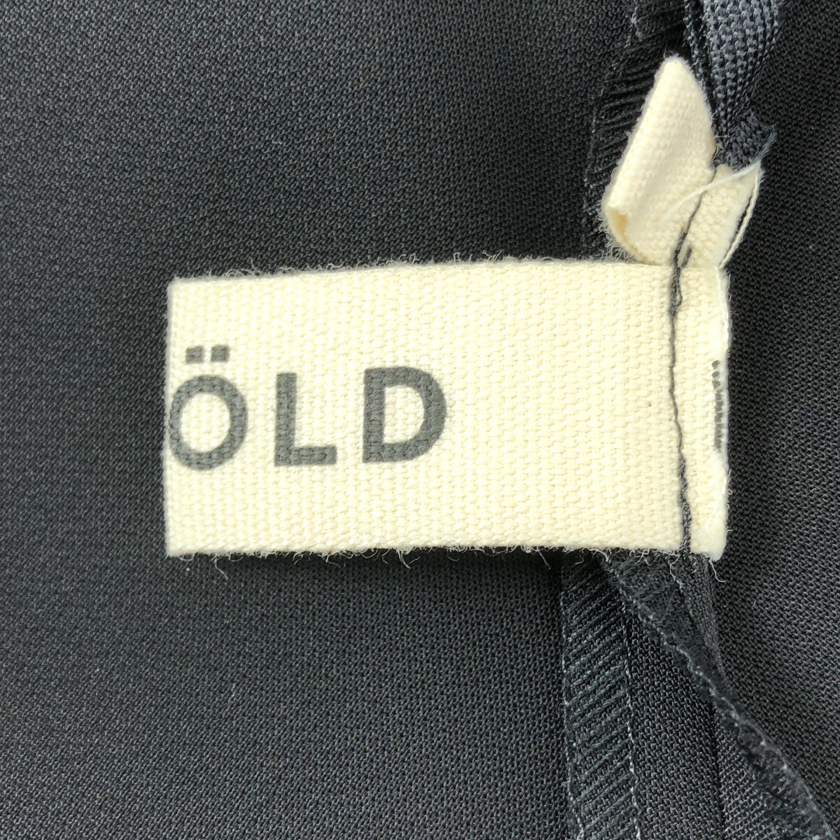 [狀況極佳] ENFOLD | Dry Double-Cloth 不對稱喇叭 PO 襯衫 | 尺寸 38 | 黑色 | 女款