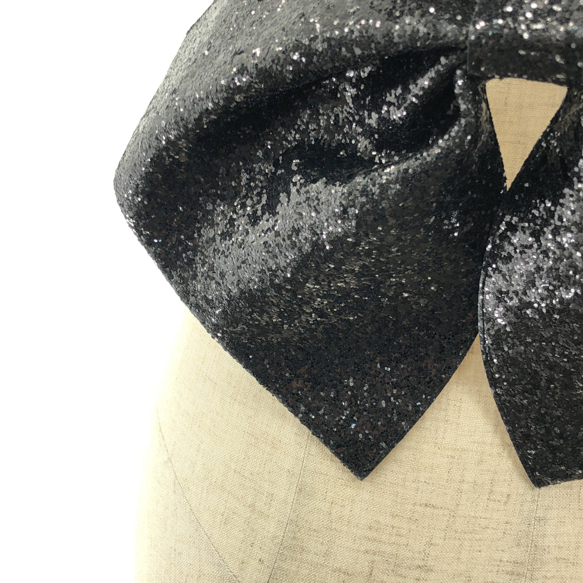 [品相良好] n​​oir kei ninomiya | 2023秋冬 |絲帶金銀線束帶 |黑色 |女性的