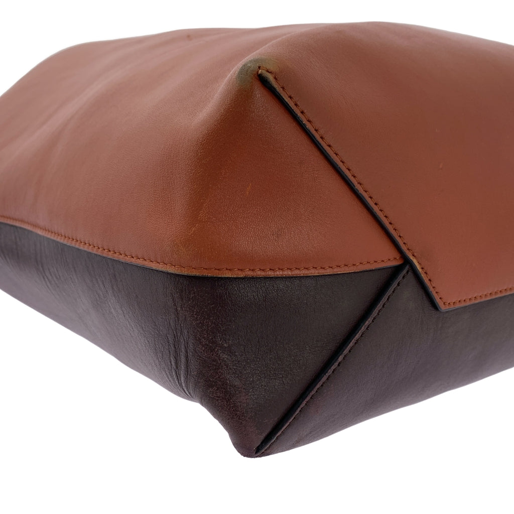 CELINE / 셀린느 | 피비기 트위스티드 하마 바이 컬러 가죽 숄더백 |