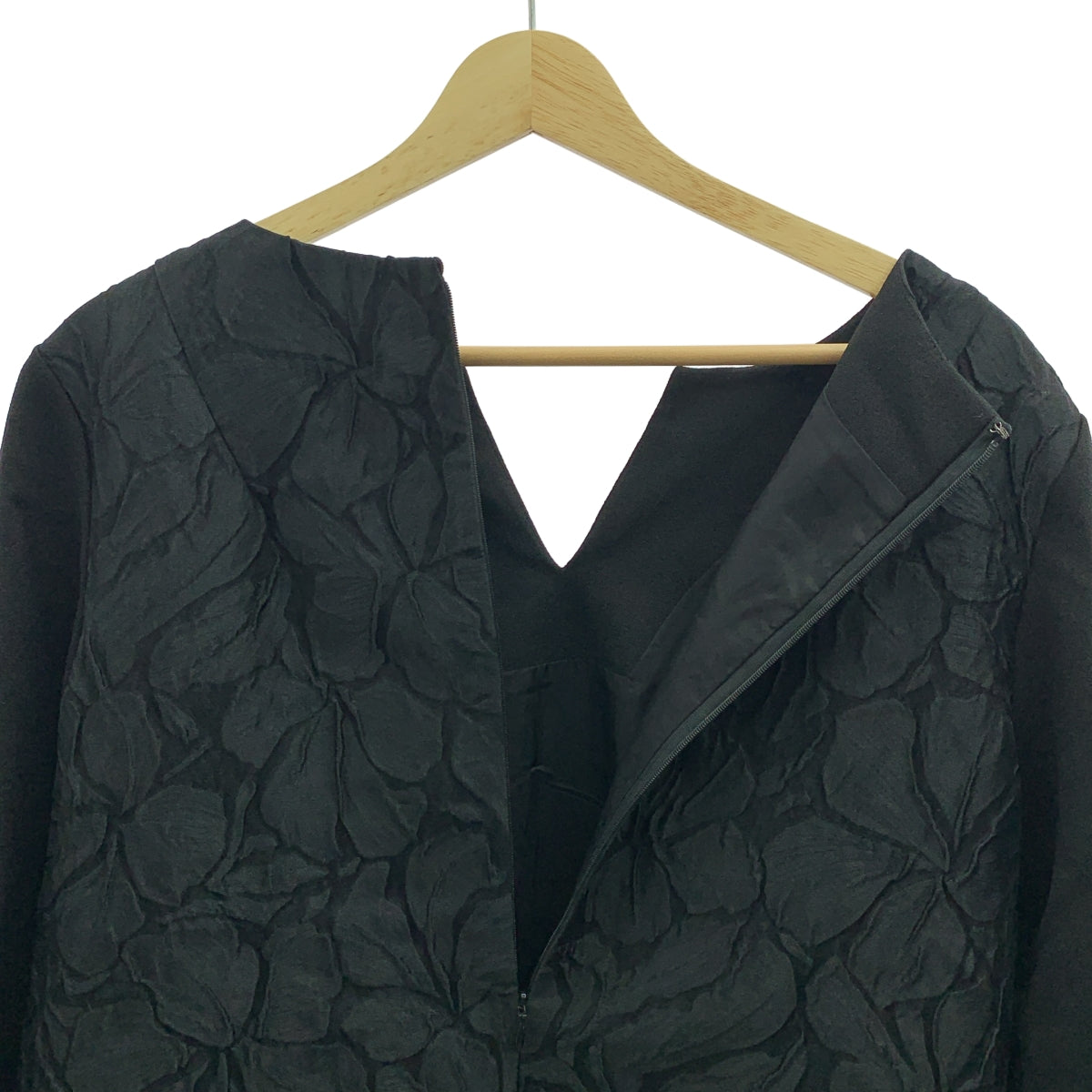 ADORE | 露背撞色布料鑰匙孔領套頭洋裝 | 尺寸 38 | 女裝