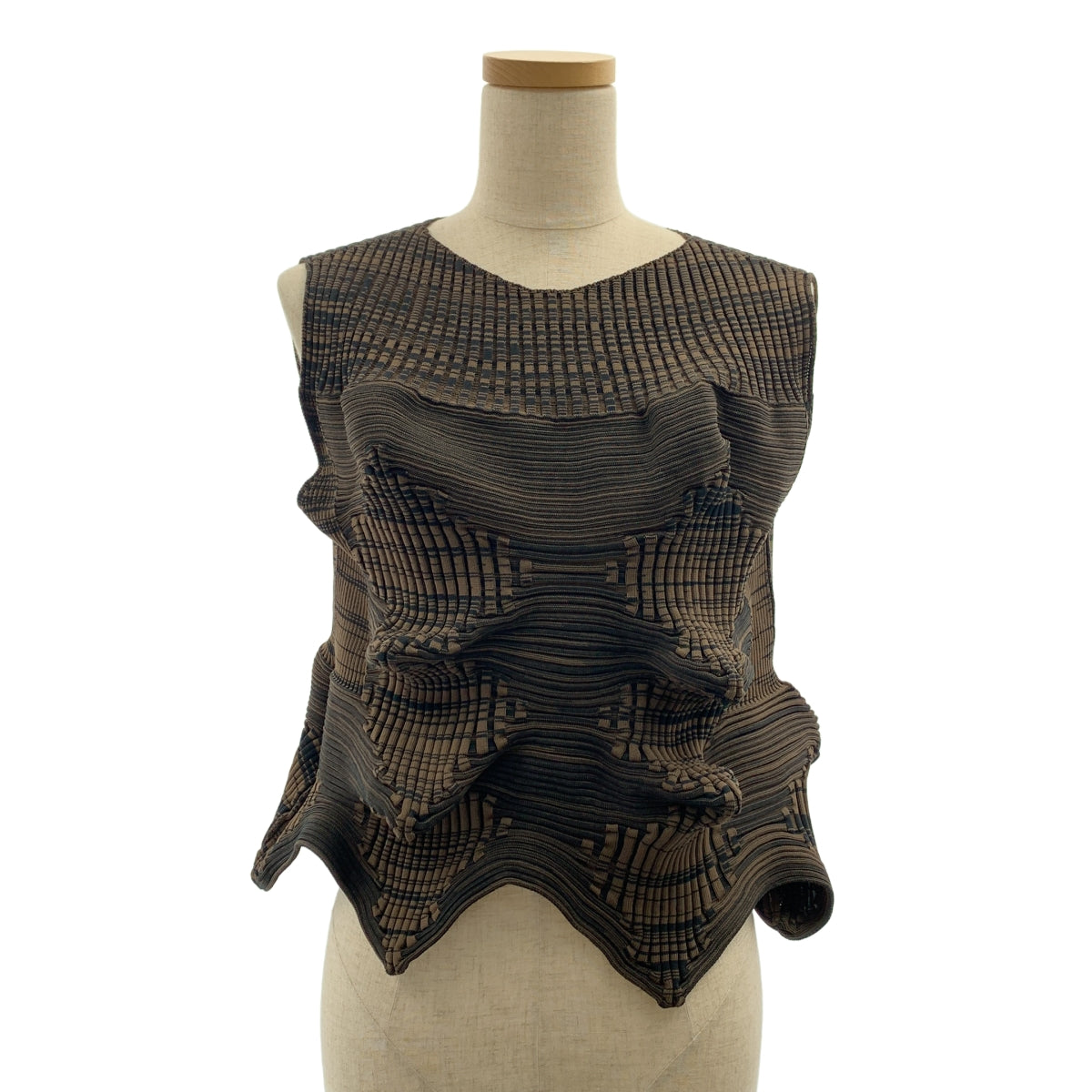 三宅一生 | 2023春夏 | LINKAGE / 無袖針織上衣 | 2 |