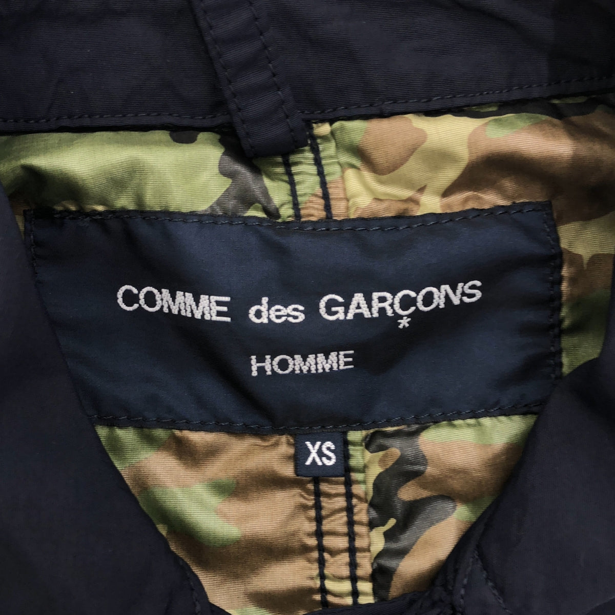 COMME des GARCONS HOMME / 컴데 갤슨 옴므 | 2017SS | 염색 가공 나일론 싱글 스테인 컬러 코트 | XS | 네이비 | 남성