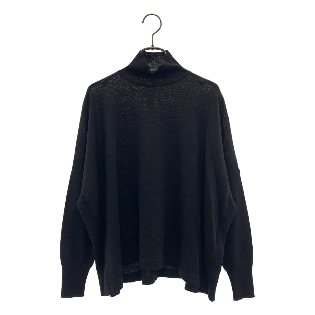 KURASHI&Trips 出版社 | 高領針織衫，領口線條簡潔 |