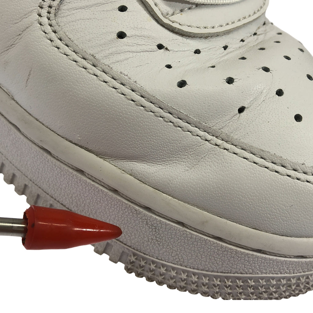 NIKE / 나이키 | 2022 | AIR FORCE 1 07 LOW FRESH / TRIPLE WHITE 에어포스 1 로우 프레쉬 트리플 화이트 스니커즈 | 25.5 | 화이트 | 남성