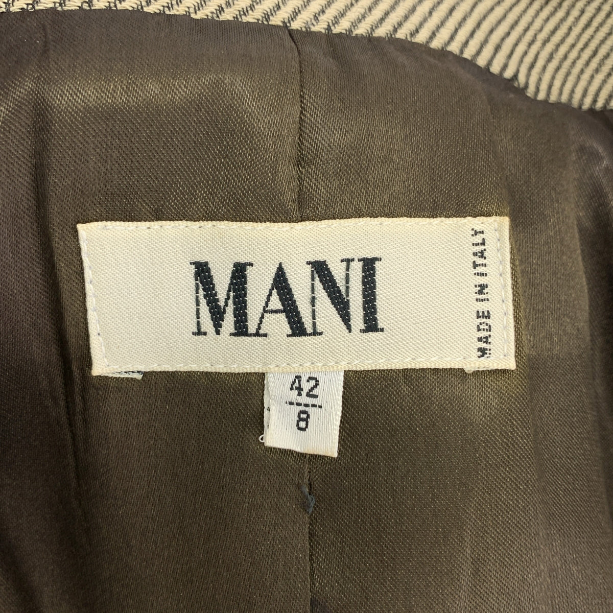 [狀況極佳] MANI by GIORGIO ARMANI | 1990 年代 | 羊毛圍巾領子繫帶雙排扣大衣 | 全襯裡 | 尺寸 42 | 米色 | 女款