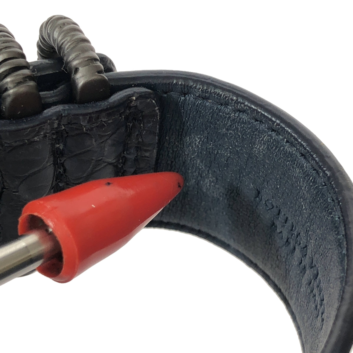 【미품】 BOTTEGA VENETA / 보테가 베네타 | 가죽 몰드 트위스트 브래킷 팔찌 액세서리 | S | 네이비 | 여성