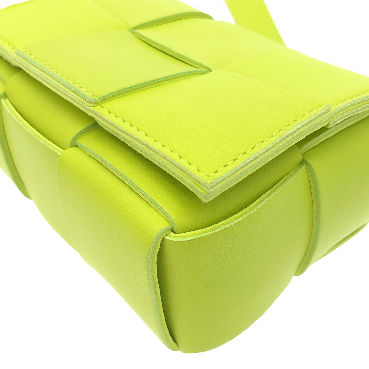 【미품】 BOTTEGA VENETA / 보테가 베네타 | CANDY CASSETTE / 캔디 카세트 크로스 바디 백 | 라이트 그린 | 여성