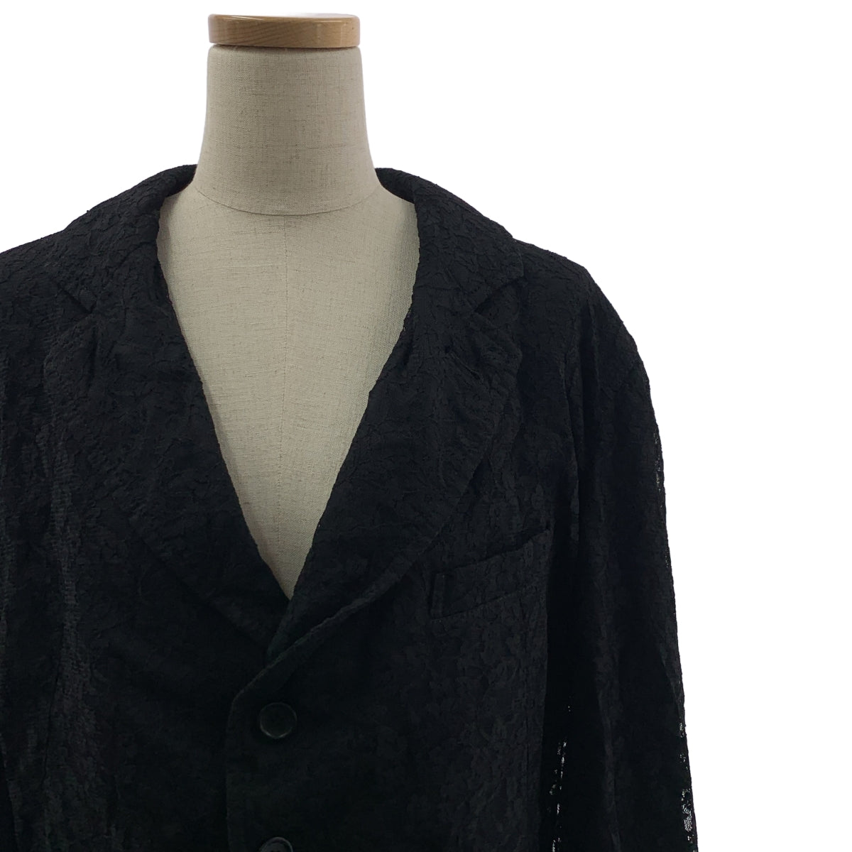 [狀況極佳] BLACK COMME des GARÇONS | 2013 春夏 | 聚酯飾以變形蕾絲，單排扣長夾克 / 有襯裡 | L 碼 | 黑色 | 男款