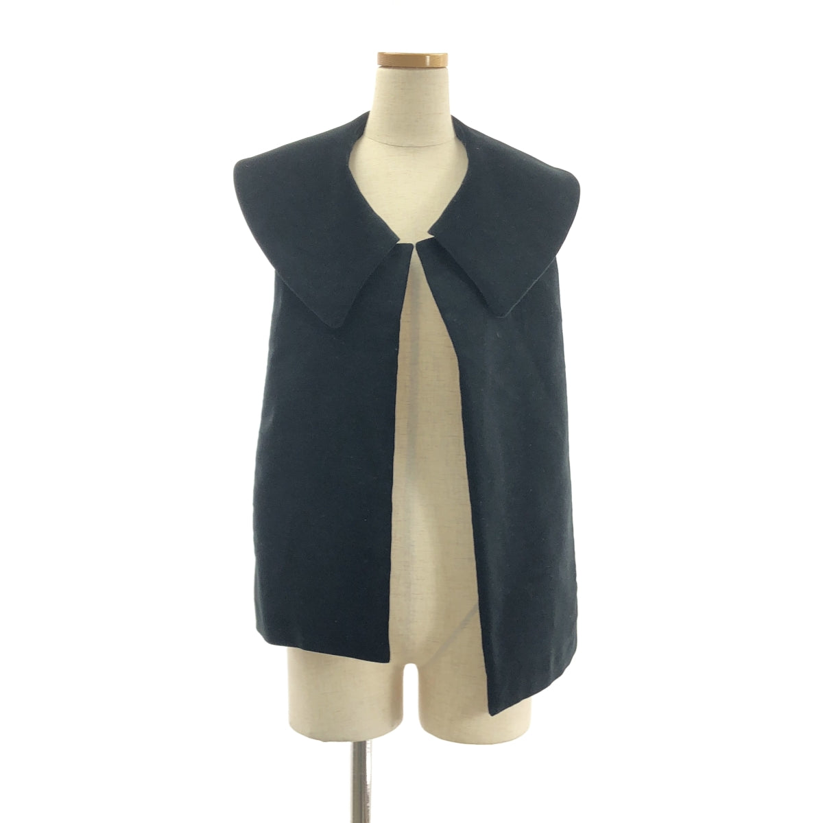 COMME des GARCONS | 巴黎時裝週2020 秋冬 |寬領不對稱天鵝絨領 |