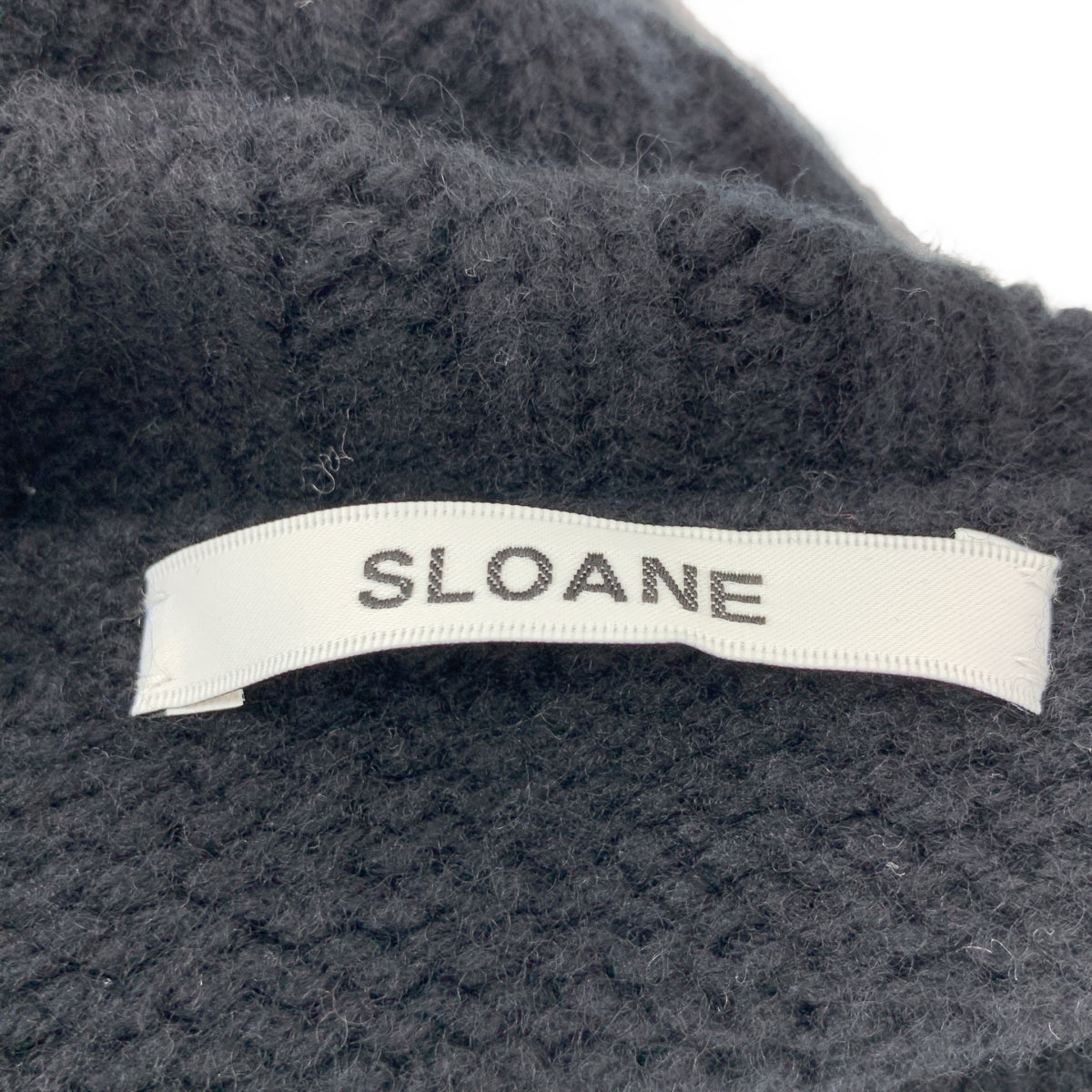 SLOANE | 3G吉朗羊羔絨與羊絨混紡落肩開衩高領針織衫 | 2碼 | 女款