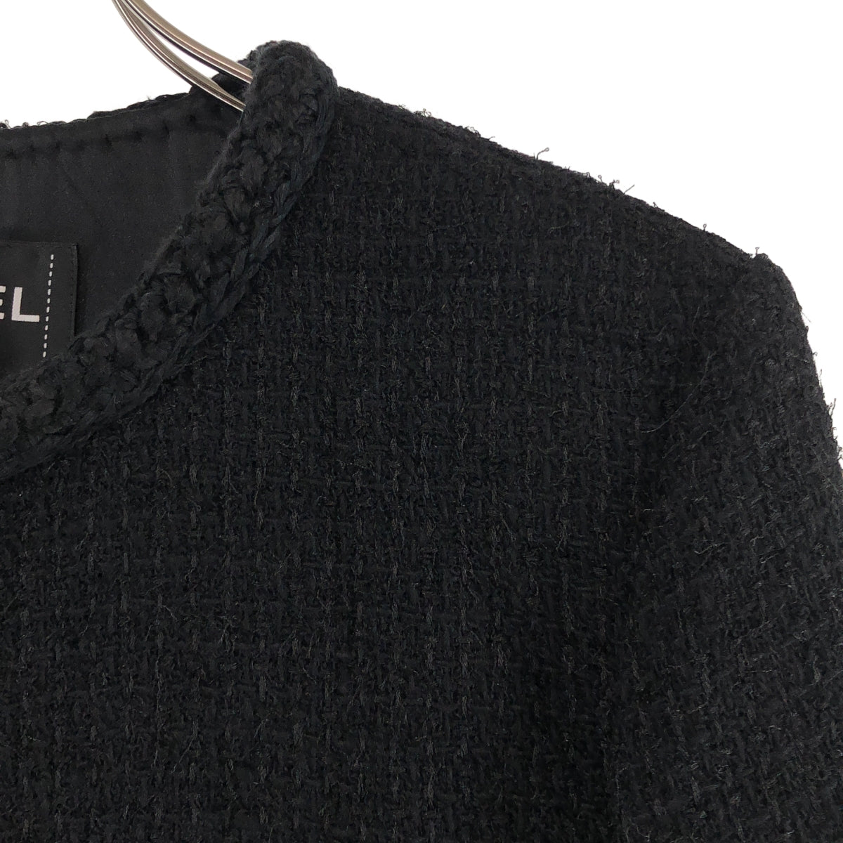 CHANEL / 샤넬 | 2023AW | 카멜리아 버튼 울 트위드 노 컬러 재킷 | 34 | 여성