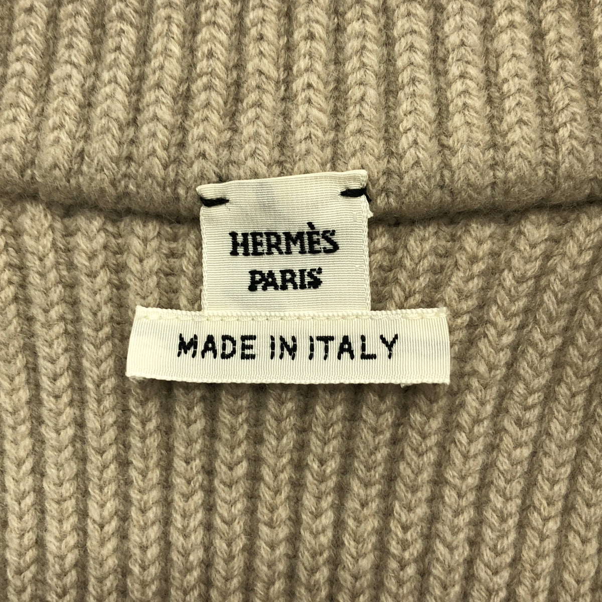 [狀況良好] 愛馬仕 | 斜紋 Reine 圍巾印花針織拼接絎縫長羽絨背心 | 36 碼 | 灰色 | 女款