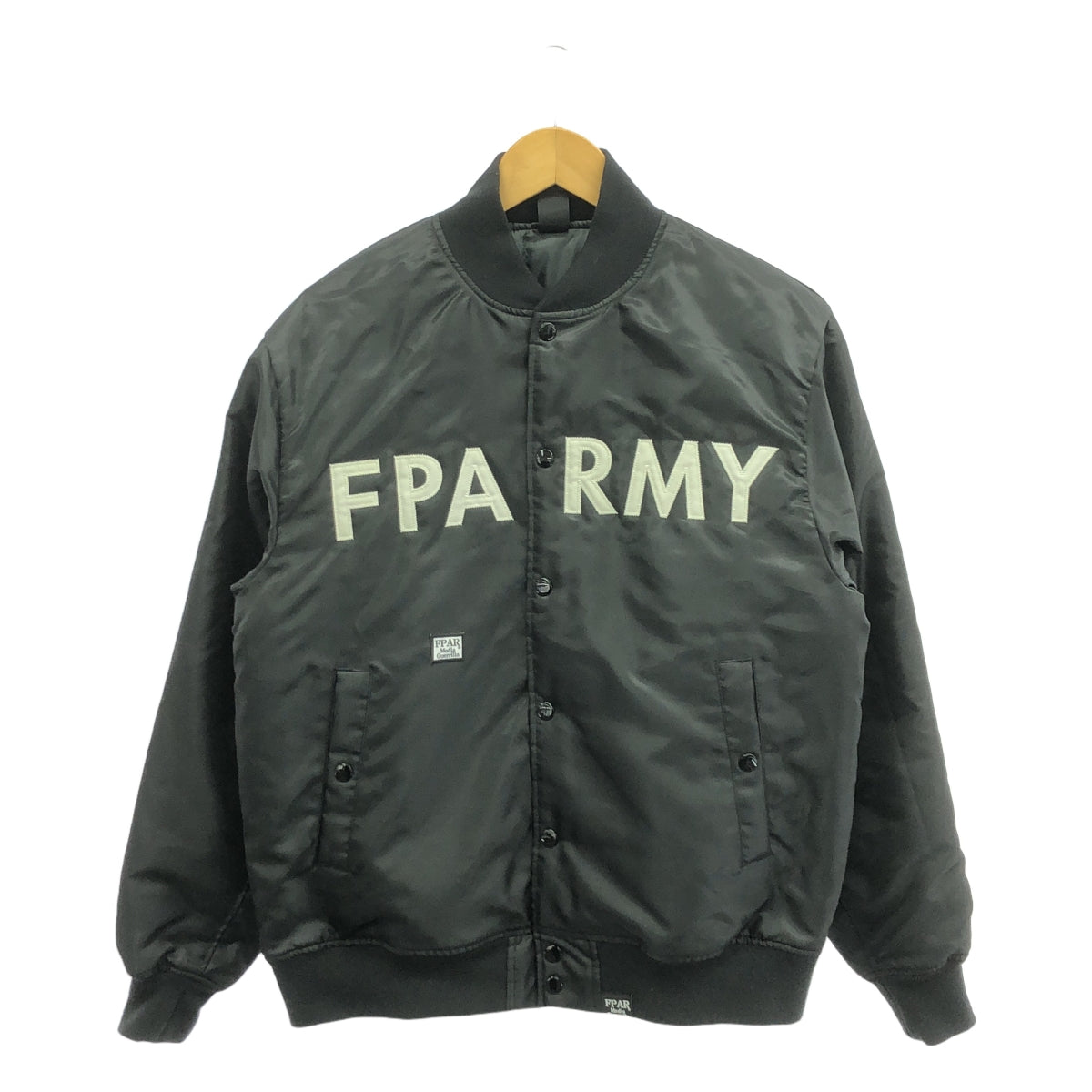FORTY PERCENTS AGAINST RIGHTS / フォーティーパーセントアゲインストライツ | ロゴ アワードジャケット スタジャン ブルゾン / キルティング総裏地 | M | ブラック | メンズ