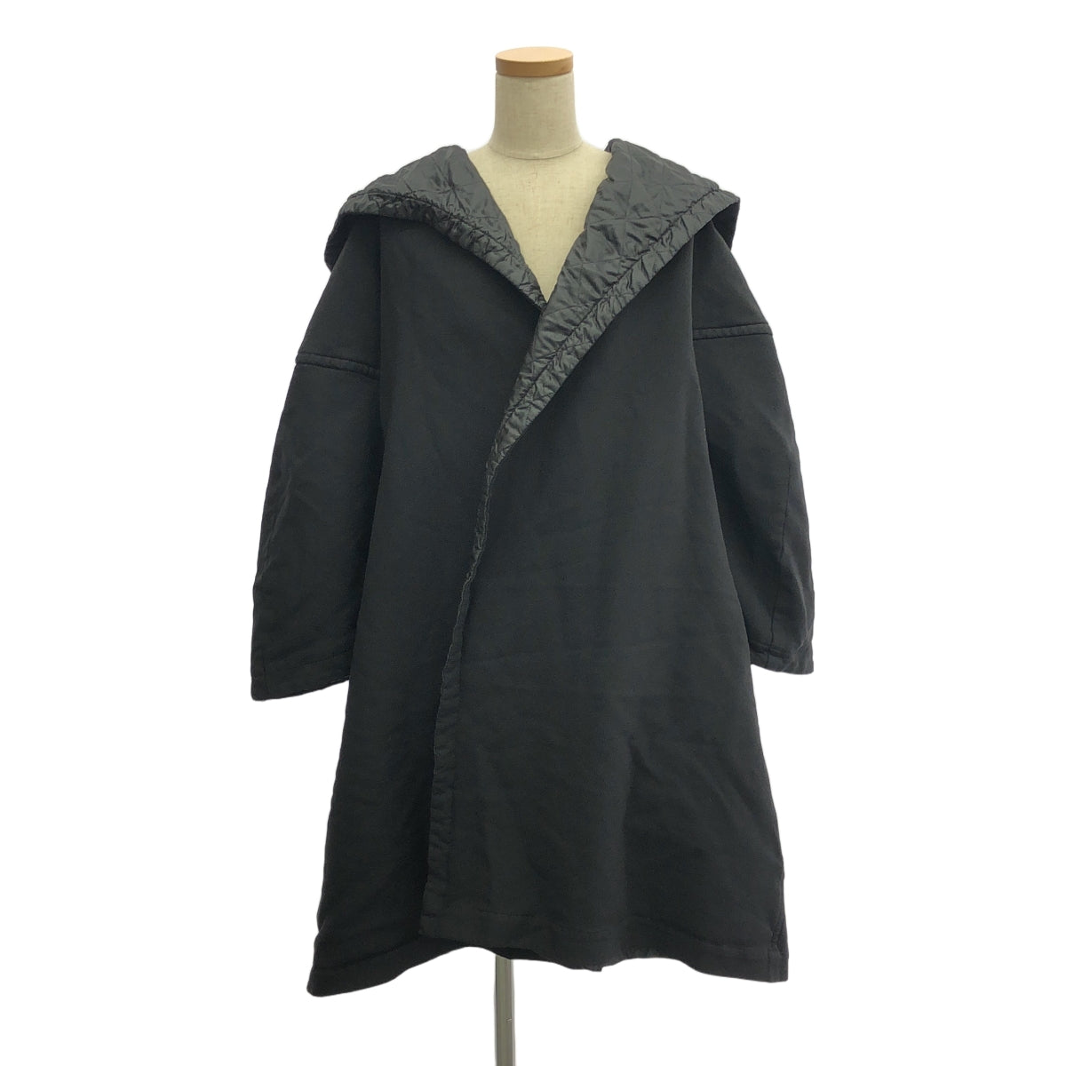 【美品】  COMME des GARCONS COMME des GARCONS / コムコム | 2017AW | ポリエステル 縮絨 中綿 オーバージャケット フーディ / キルティング総裏地 | XS | ブラック | レディース