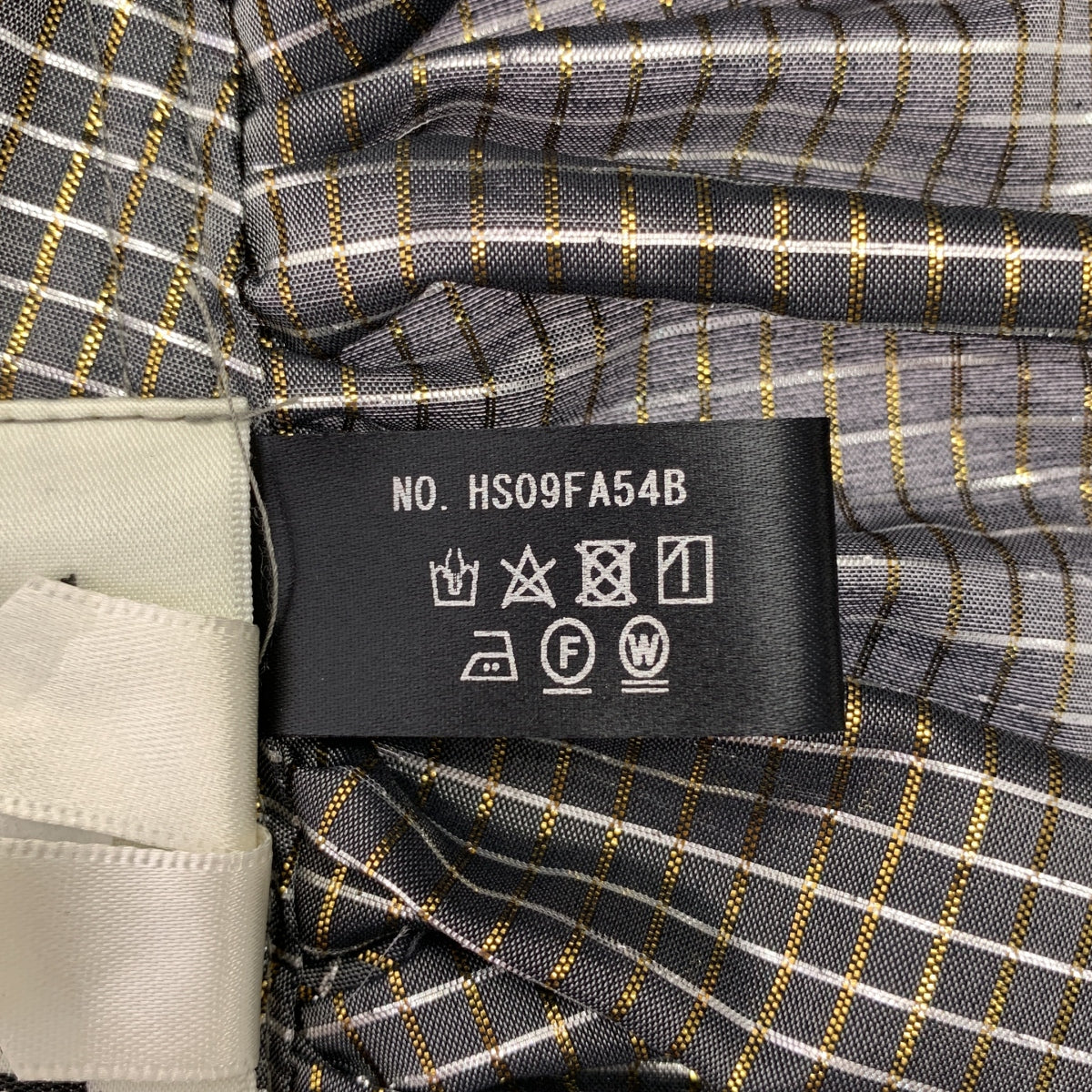 HOUGA | 荷葉邊蓬鬆領子 |
