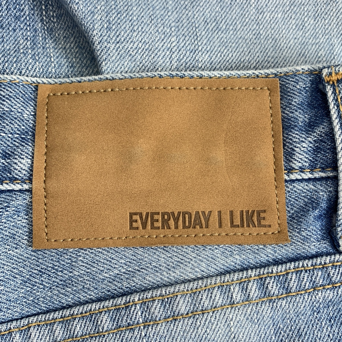 Deuxieme Classe / 두지엠 클래스 | 2023SS | EVERYDAY I LIKE. / 로고 패치 화이트 탁 바기 데님 팬츠 | 36 |