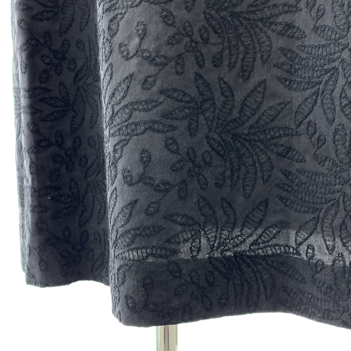 TOMORROWLAND 系列 | 2024SS | 腰帶葉刺繡鎖孔領洋裝 | 尺寸 36 | 女款