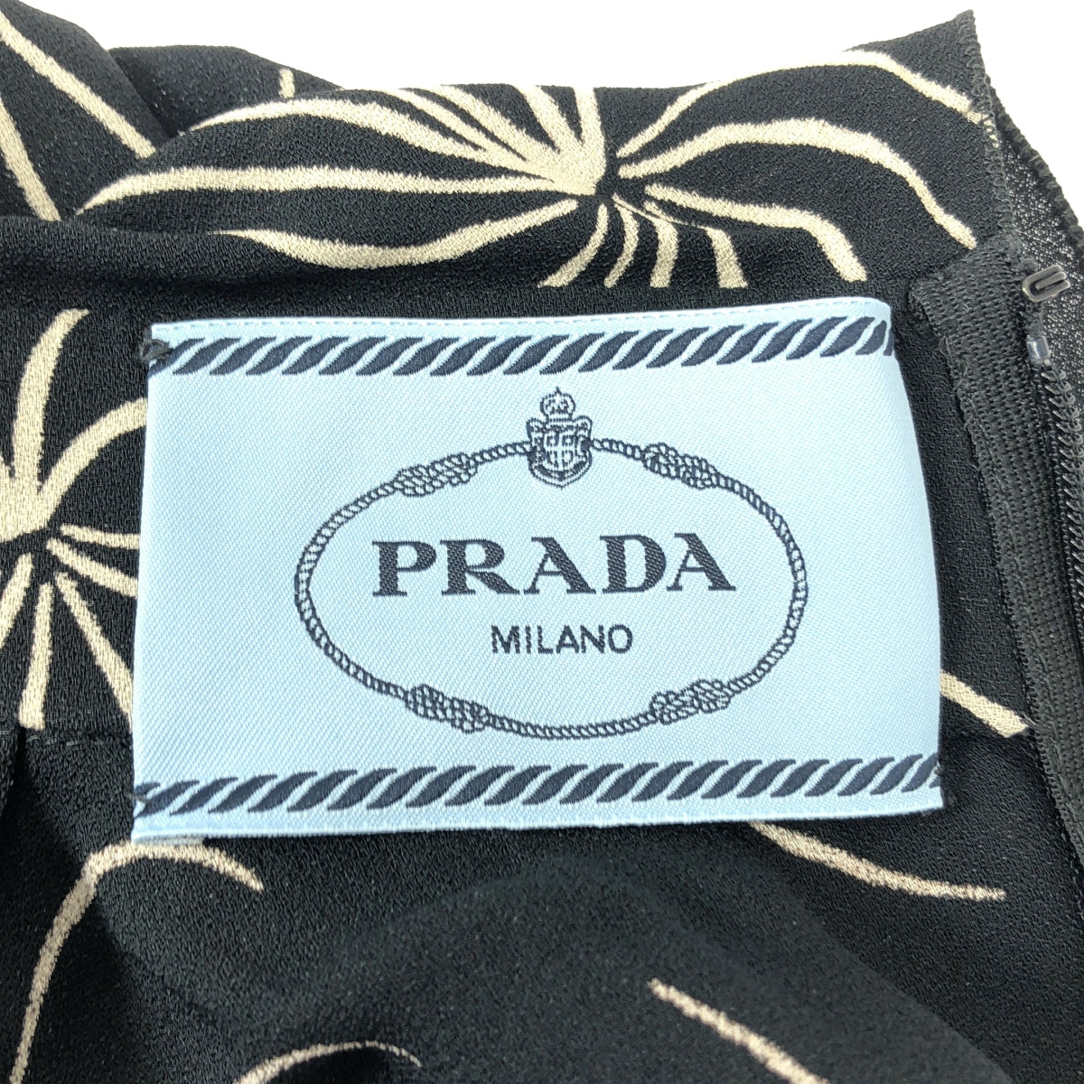 PRADA / 프라다 | 총 무늬 프린트 사브레 셔링 드레스 원피스 | 42 | 블랙 | 여성