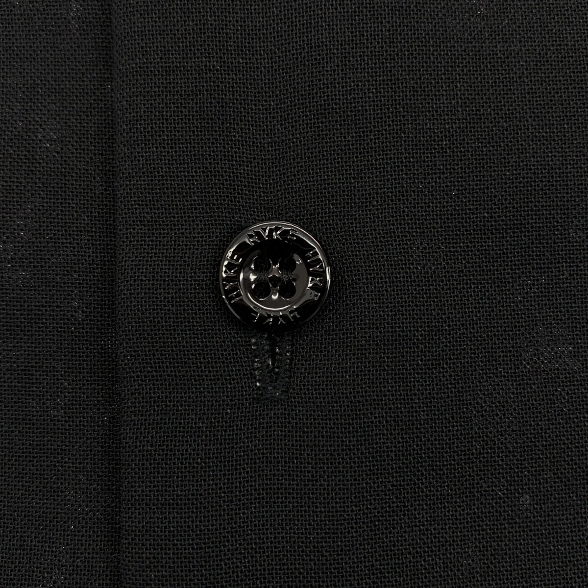 HYKE / 하이크 | 2025SS | 로고 버튼 볼륨 슬리브 오픈 컬러 셔츠 블라우스 | 1 | 여성