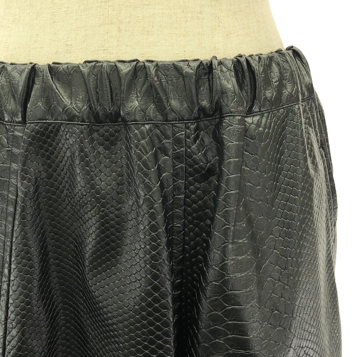 [Good Condition] COMME des GARCONS | 2022AW | Faux Leather Crocodile Deformed Drawstring Skirt | S | Black | Women's