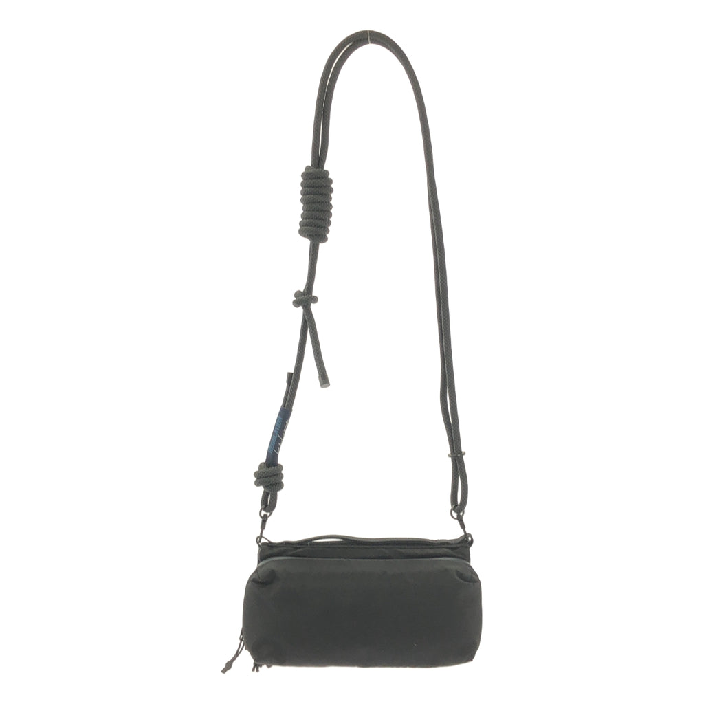 REGULATION Yohji Yamamoto / レギュレーションヨウジヤマモト | 2025AW | × Topologie / トポロジー TECH SATEEN BOTTLE SACOCHE / ロゴ ショルダーバッグ |