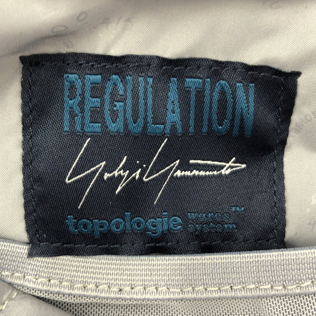 REGULATION Yohji Yamamoto / レギュレーションヨウジヤマモト | 2025AW | × Topologie / トポロジー TECH SATEEN BOTTLE SACOCHE / ロゴ ショルダーバッグ |