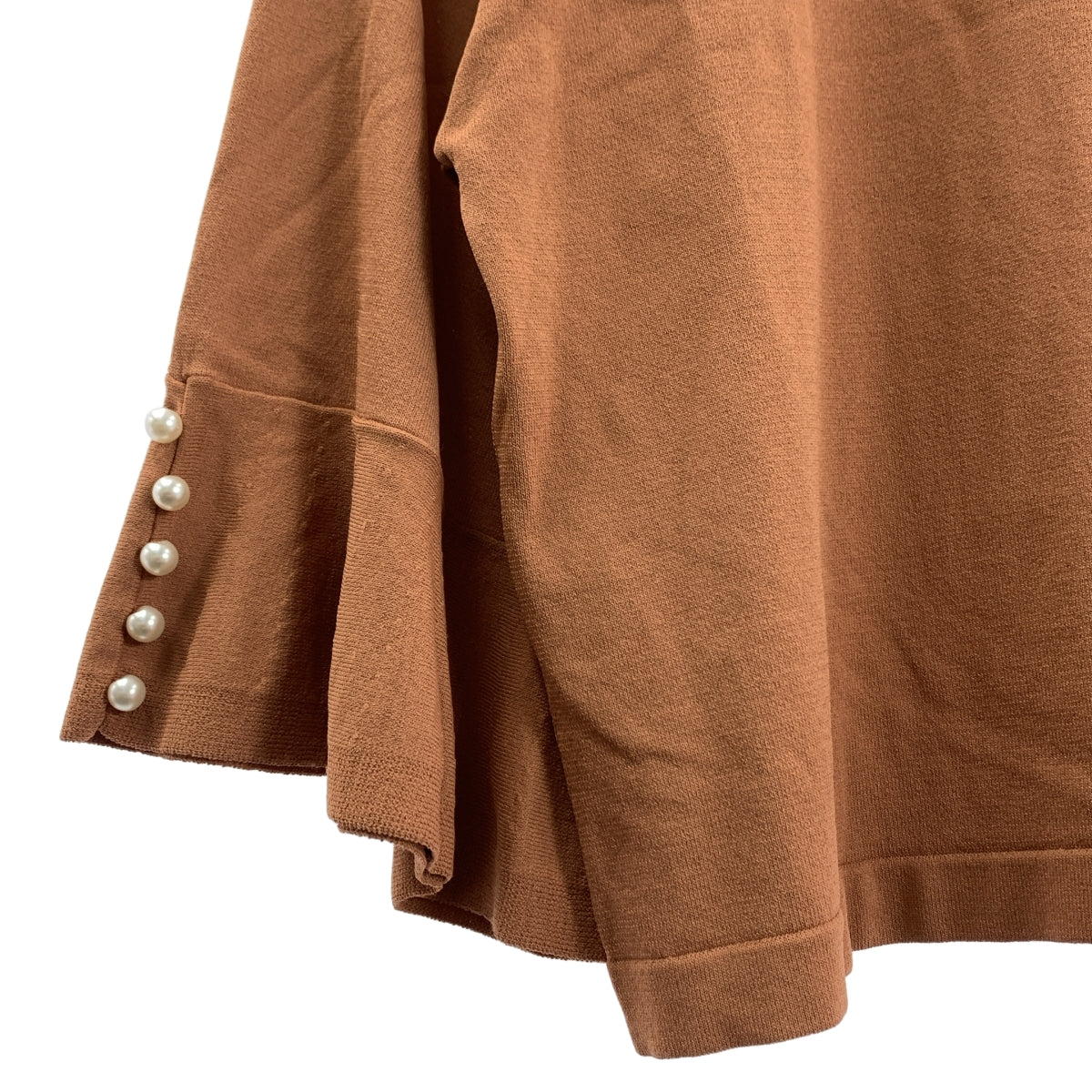 MUVEIL / 뮤베일 | 진주 플레어 슬리브 풀오버 탑스 | 38 | 브라운 계열 | 여성