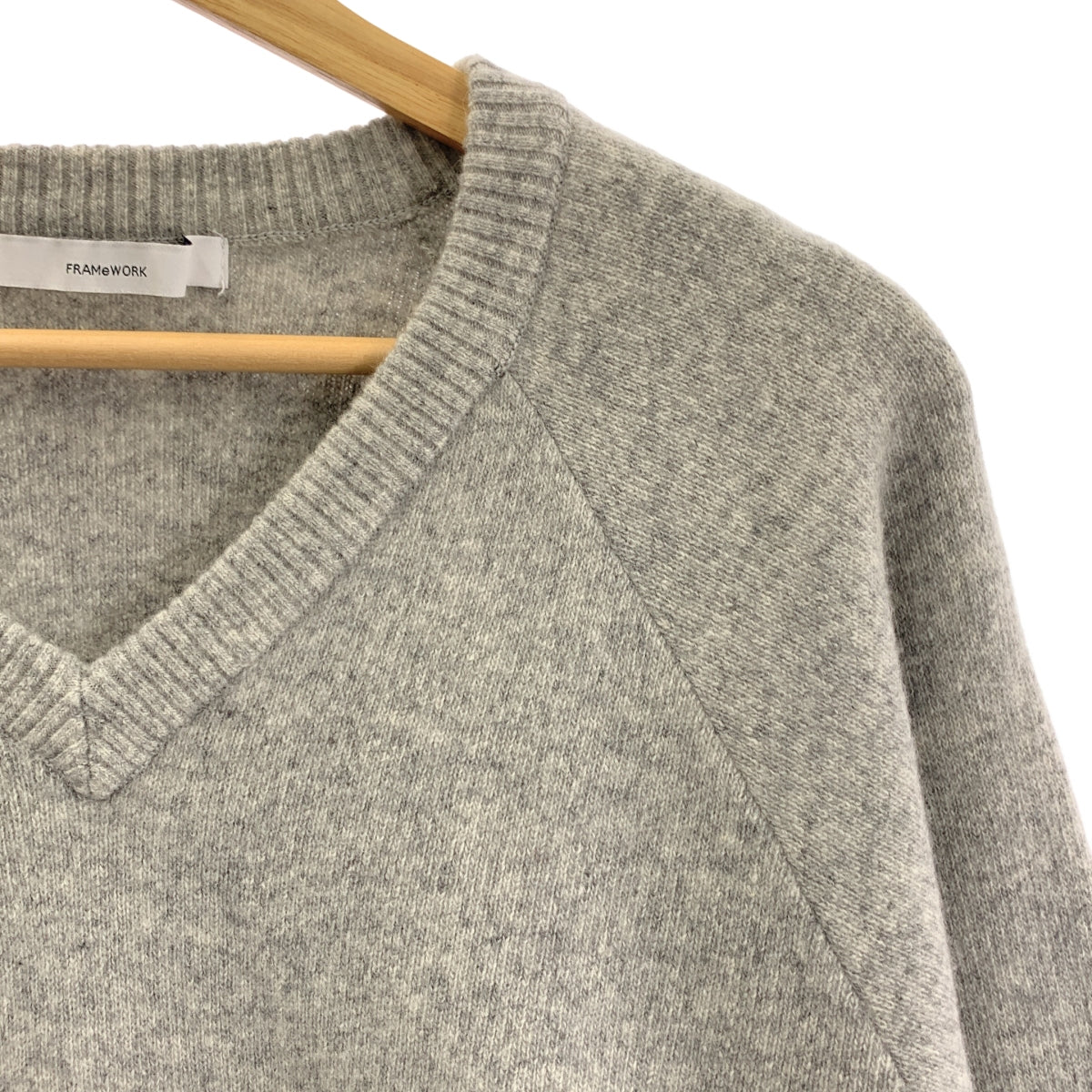 Framework | 2023 秋冬系列 | 水藍 / V 領套頭羊絨混紡針織衫 | F 碼 | 女款