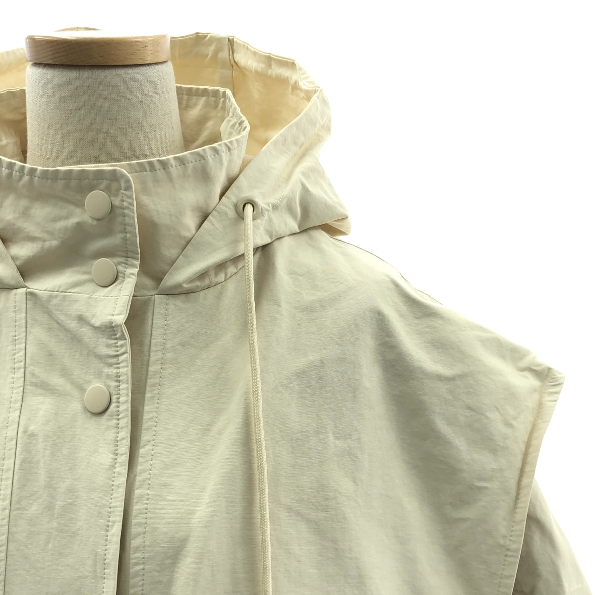 TODAYFUL | 尼龍連帽外套 | 尺寸 38 | 米色 | 女款