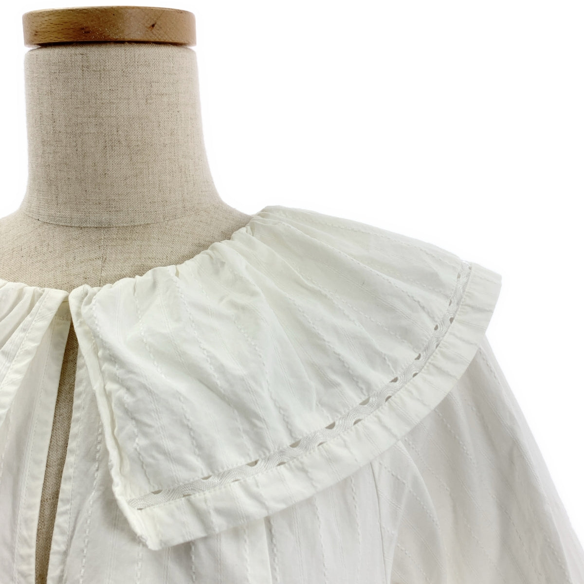 ne Quittez pas / 누키테파 | Poplin Dobby Zigzag Tape Big Collar Dress / 개더 볼륨 드레스 원피스 / 안감 | M |