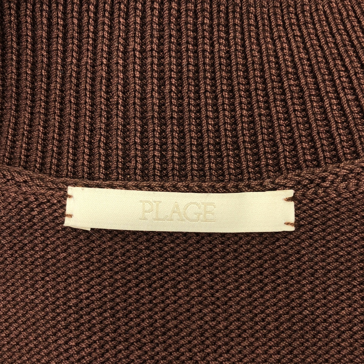 Plage / 플라주 | 2025SS | Low V Neck 코튼 크롭 V 넥 니트 | 브라운 | 여성