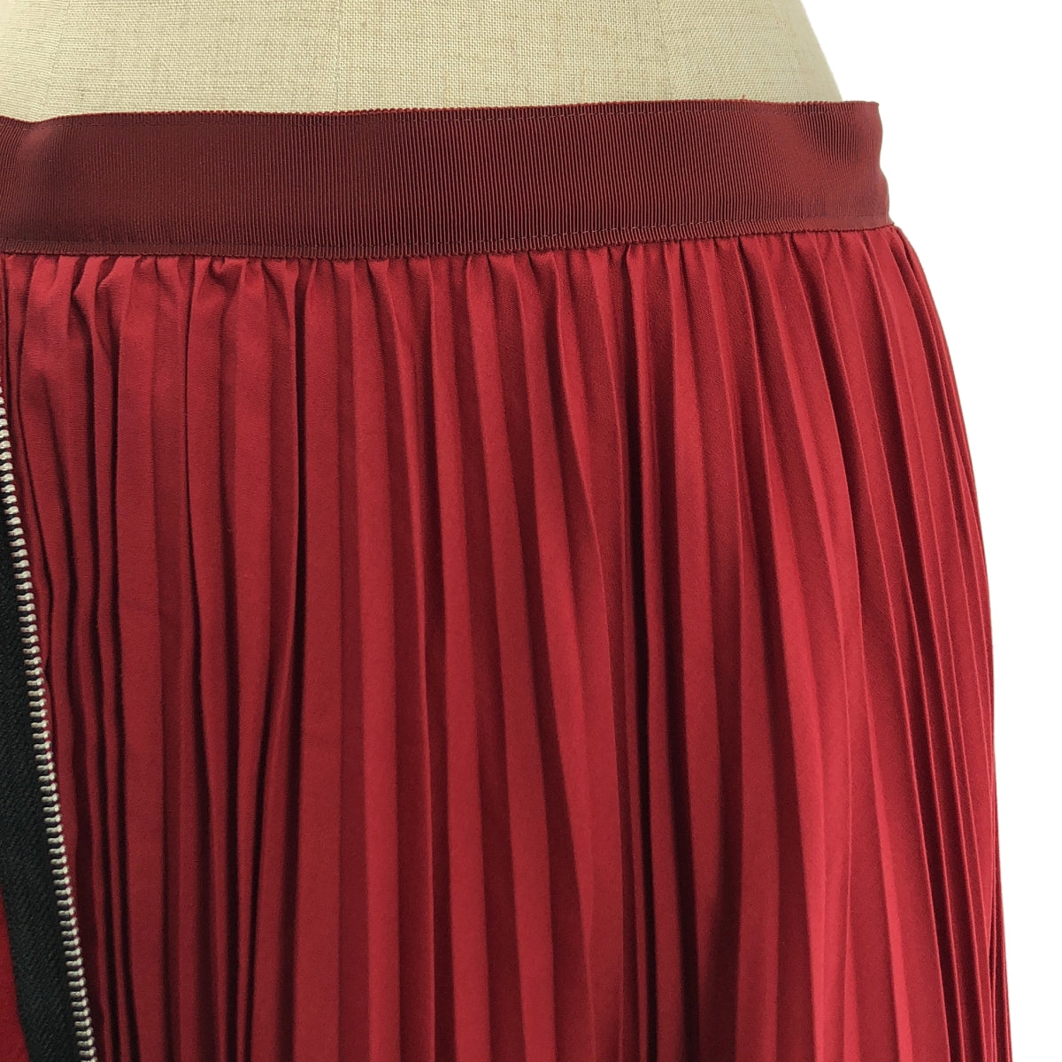 sacai / 사카이 | Zip Detail Pleated Skirt / 다른 소재 전환 주름 레이어드 스커트 | 2 | 레드 |