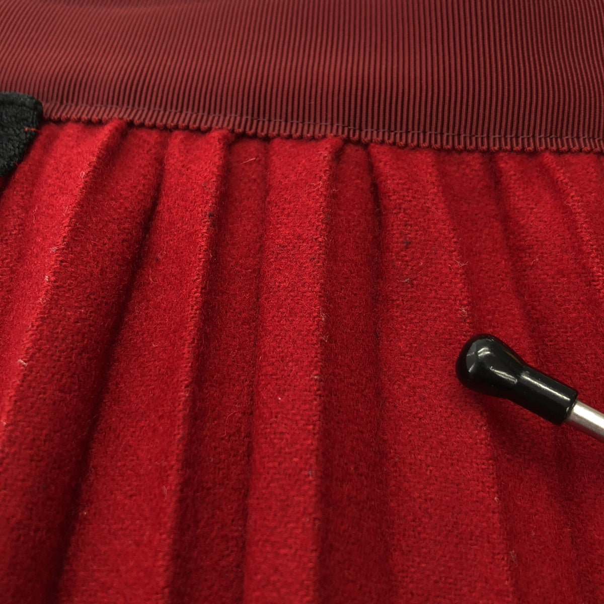 sacai / 사카이 | Zip Detail Pleated Skirt / 다른 소재 전환 주름 레이어드 스커트 | 2 | 레드 |