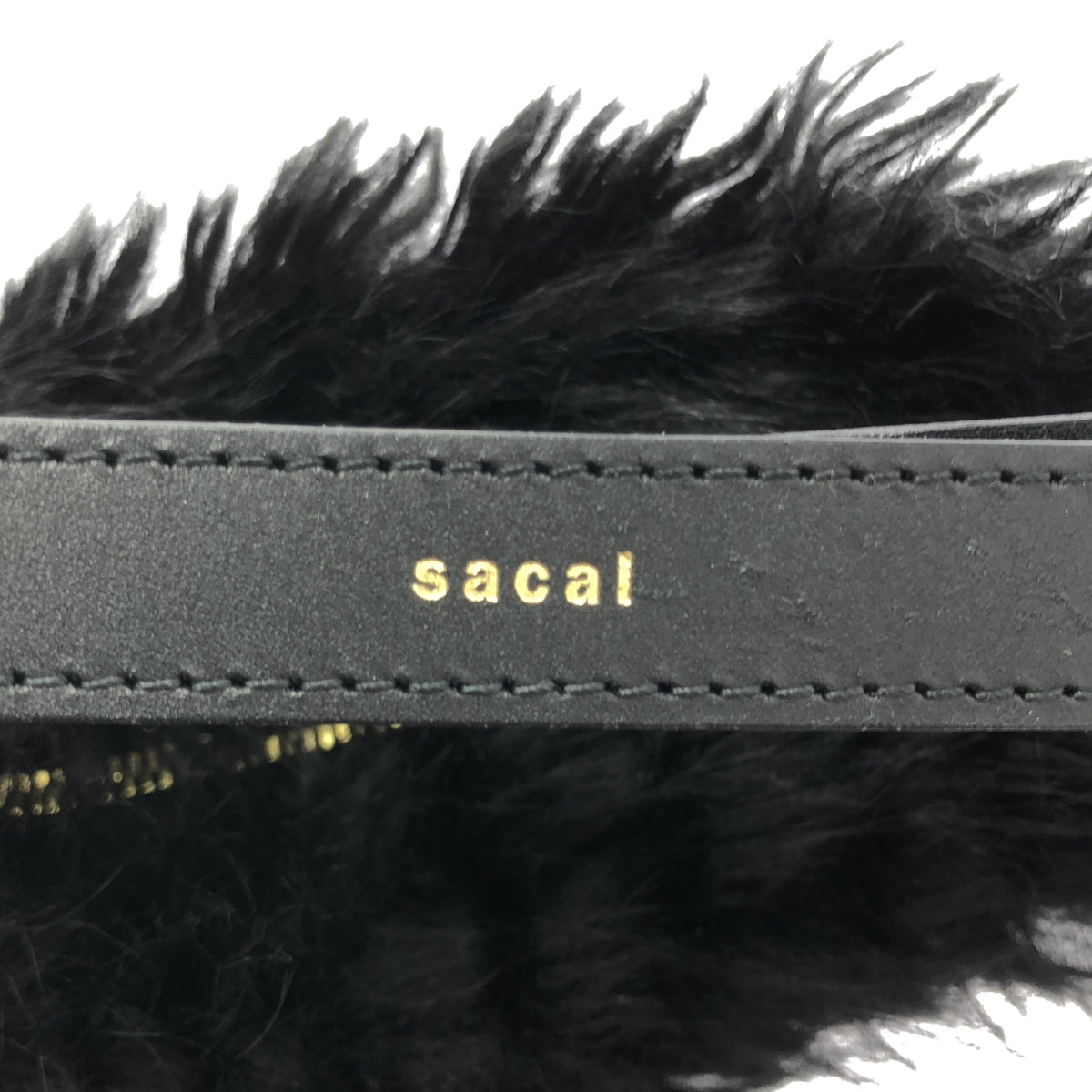 【美品】  sacai / サカイ | 2023AW | Small Pochette Faux Fur 2Way スモールポシェット フェイクファー ハンドバッグ | ブラック / ゴールド | レディース