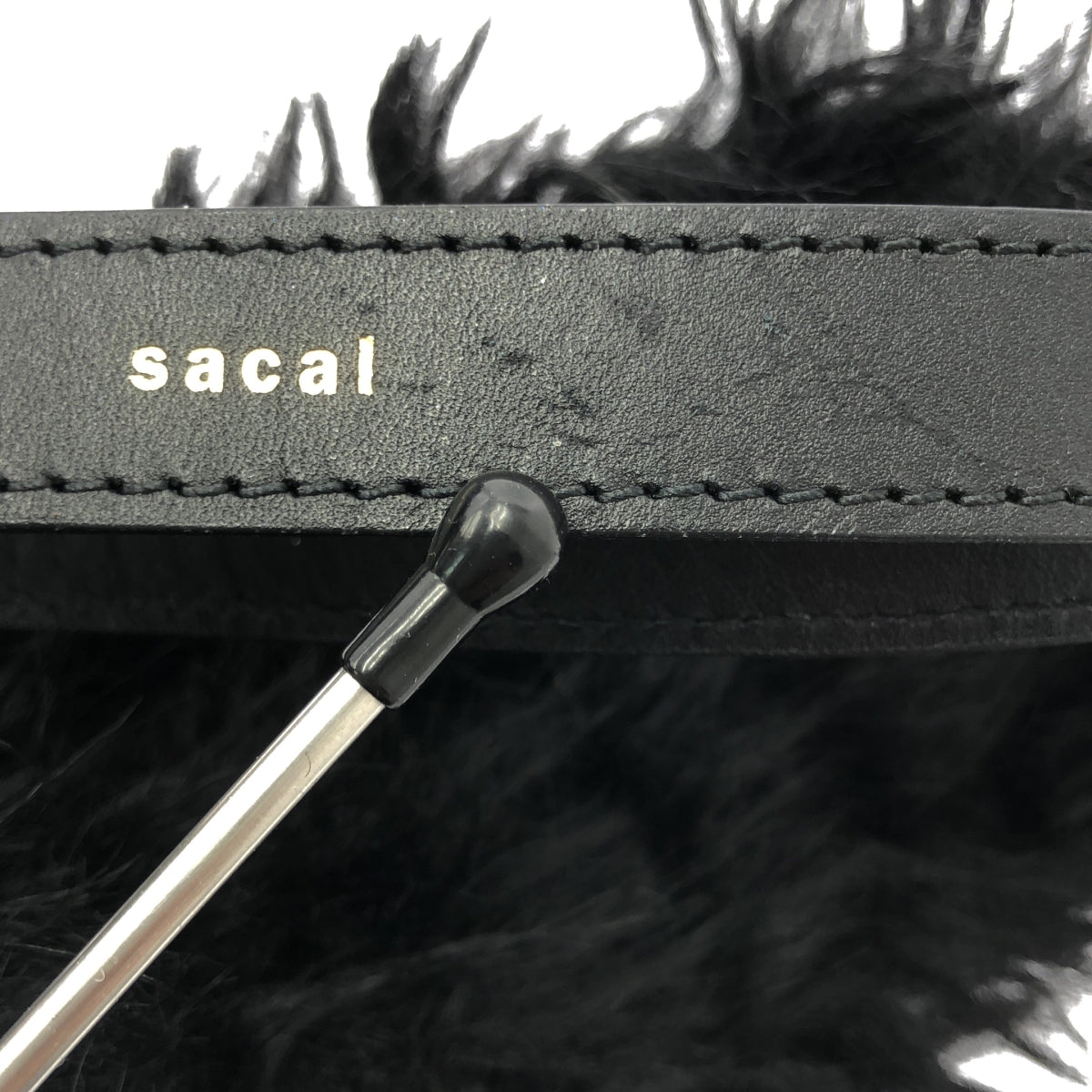 【美品】  sacai / サカイ | 2023AW | Small Pochette Faux Fur 2Way スモールポシェット フェイクファー ハンドバッグ | ブラック / ゴールド | レディース
