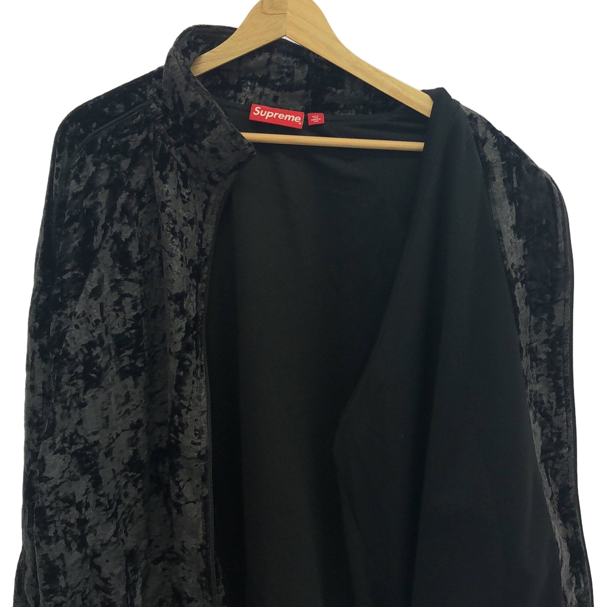 [狀況良好] SUPREME | 2023秋冬 |壓碎天鵝絨運動夾克 |加大尺碼 |黑色 |男士