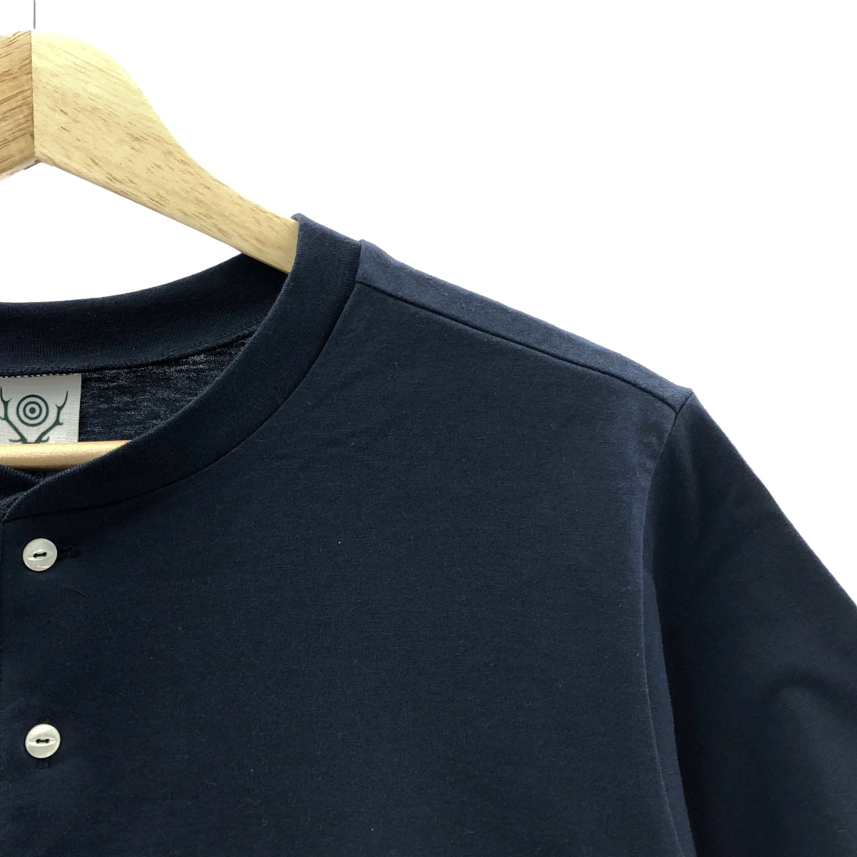 【미품】 South2West8 S2W8 / 사우스 투 웨스트 에이트 | 엠브로이드 로고 헨리 넥 티셔츠 컷소우 | XS | 네이비 | 남성
