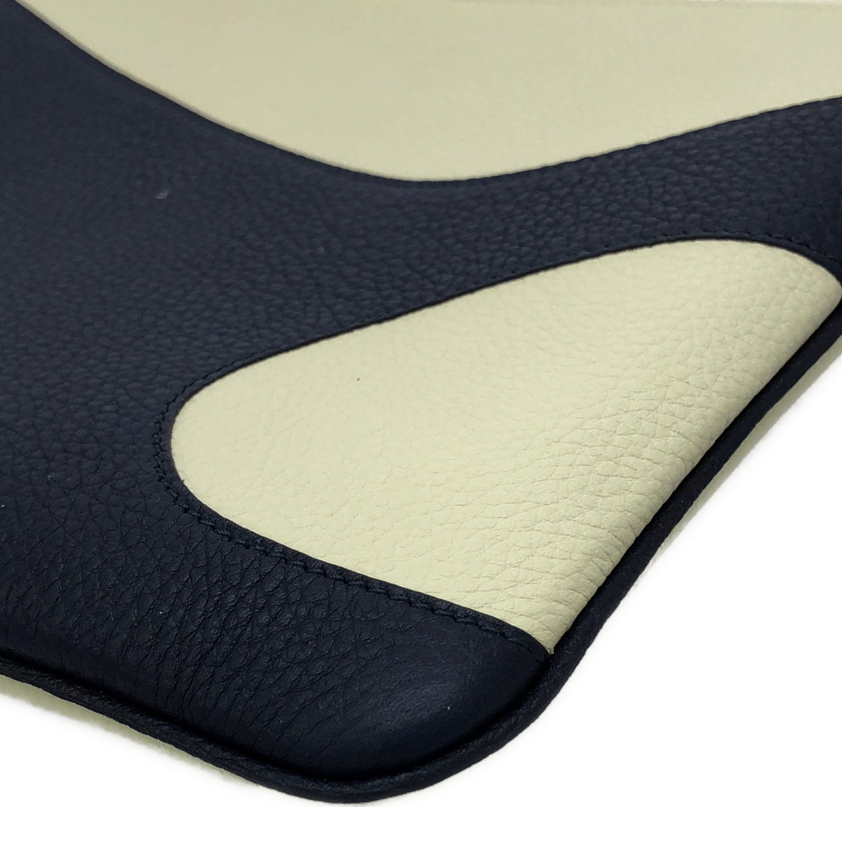 【신품】 FERRAGAMO / 페라가모 | 가죽 2 톤 클러치 백 | 네이비 / 오프 화이트 | 남성