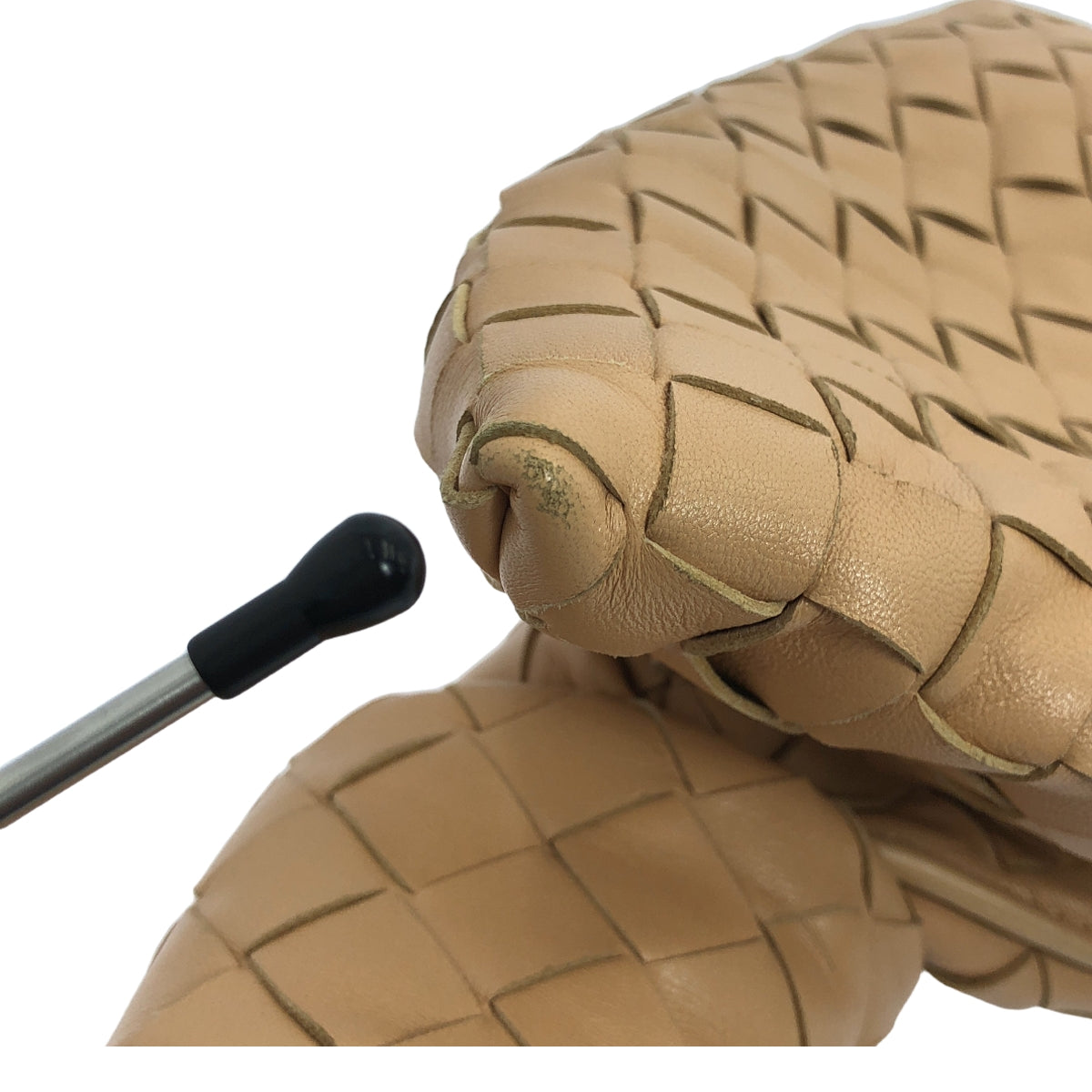 BOTTEGA VENETA / 보테가베네타 | 인트레 차트 미니 더 트위스트 가죽 핸드백 | 베이지 | 여성